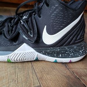 Kyrie basketball shoes